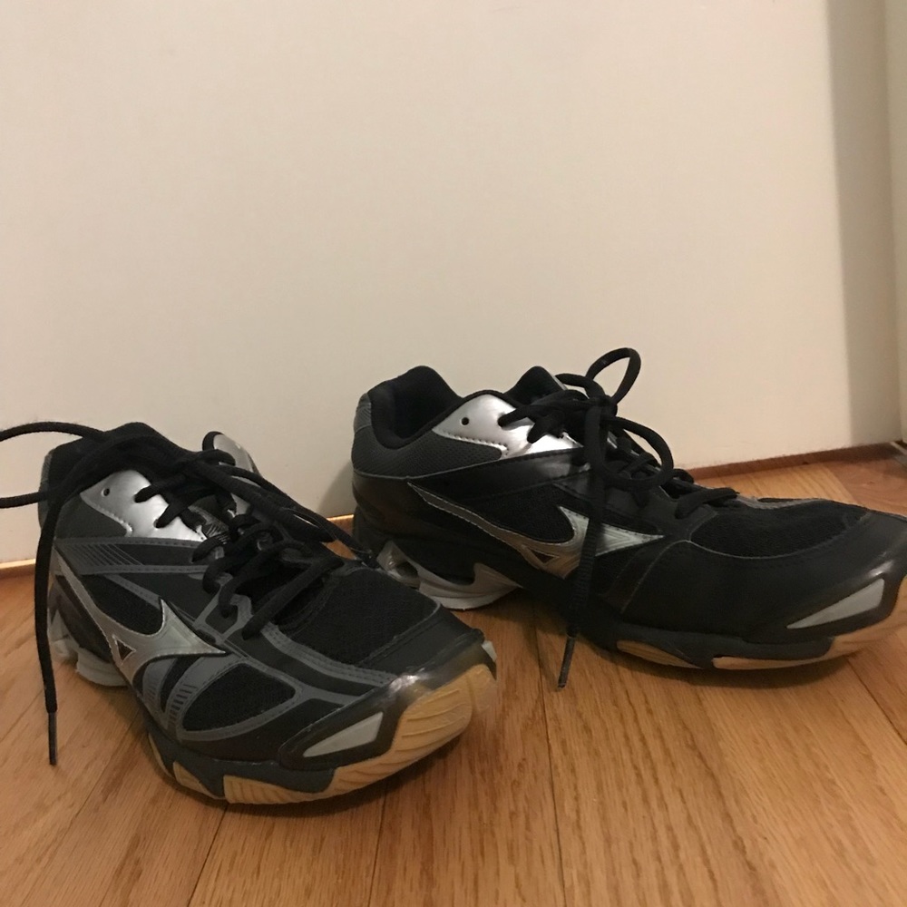 Volleyball shoes